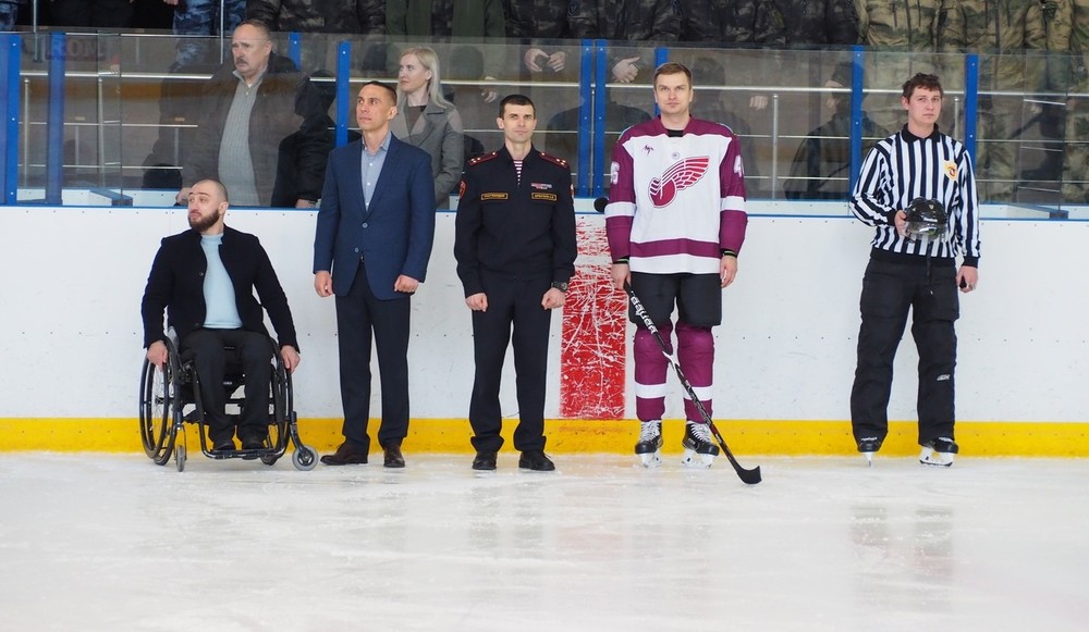Вячеслав Воробьев стал почетным гостем на хоккейном турнире