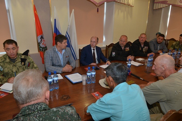 Врио главы республики Алтай встретился с ветеранами в рамках проекта «Точка опоры»