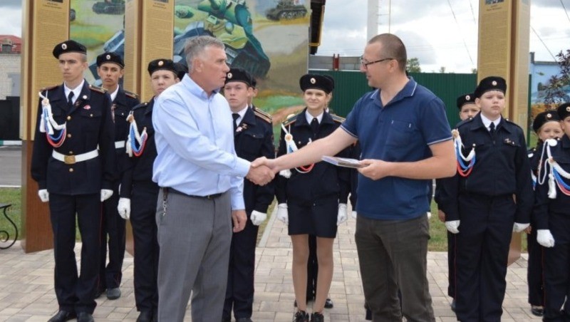 Писатель Василий Журахов удостоен почётного знака «За заслуги перед профессиональным сообществом»