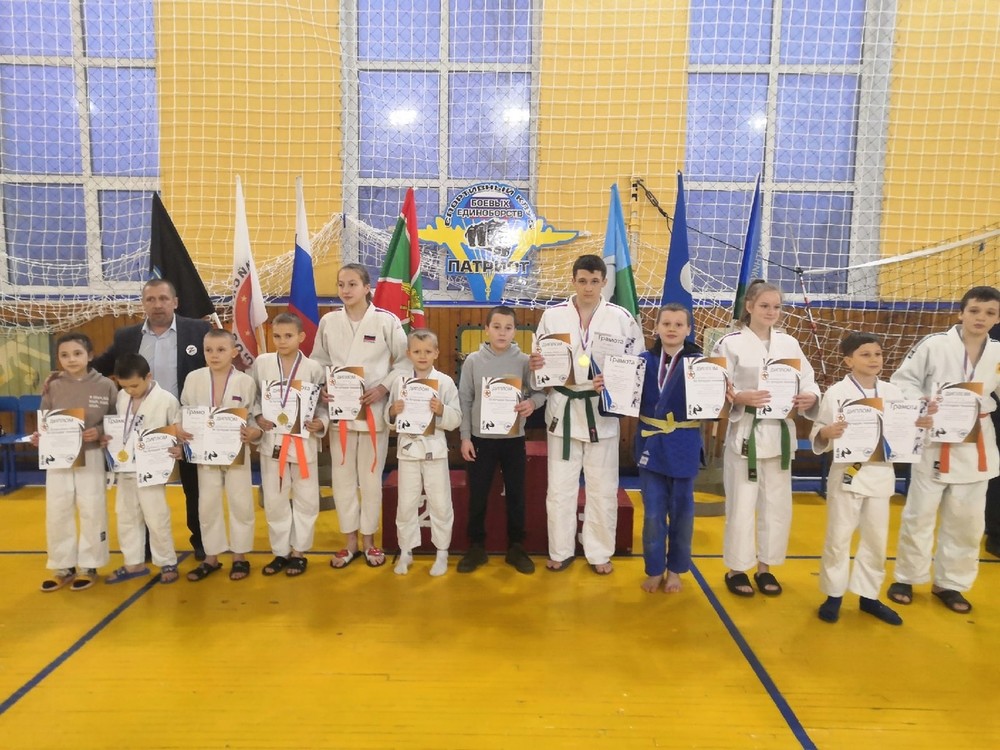 Воспитанники белгородского тренера заняли призовые места в межрегиональном турнире по дзюдо и самбо