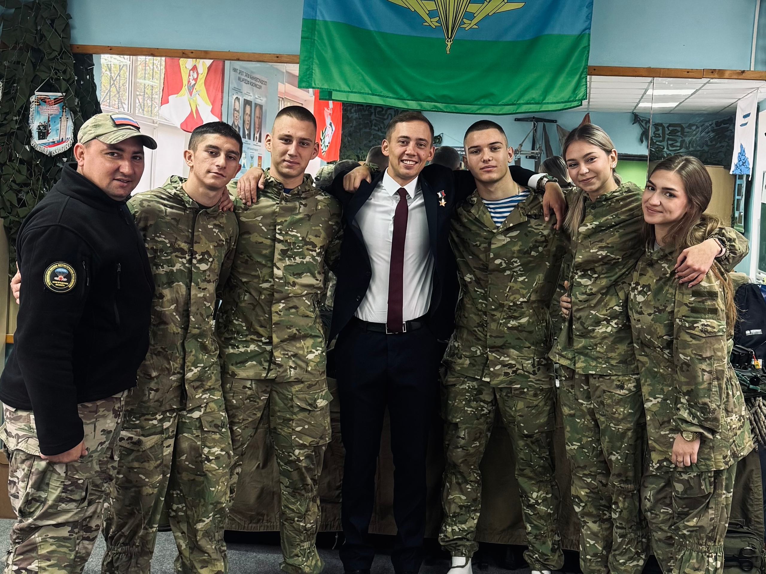 Встреча с Героем: Курсанты ВПК «Север» и Илья Споняков