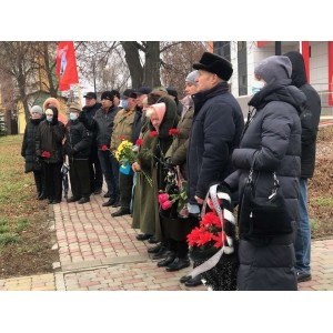 Траурный митинг, посвященный памяти воинам, погибшим в боевых действиях на Северном Кавказе