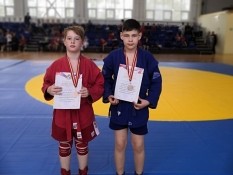 Белгородские самбисты взяли бронзу на турнире в Курске