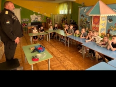 Дмитрий Орлов провел в детском саду Урок безопасности