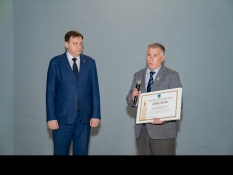 Василий Журахов награжден литературной премией