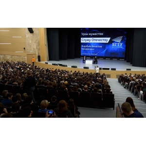 Вячеслав Воробьёв провел урок мужества «Служу Отечеству»