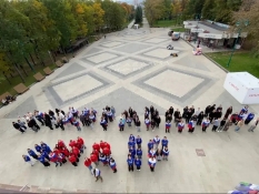 Белгородские волонтеры поздравили Президента с Днем Рождения